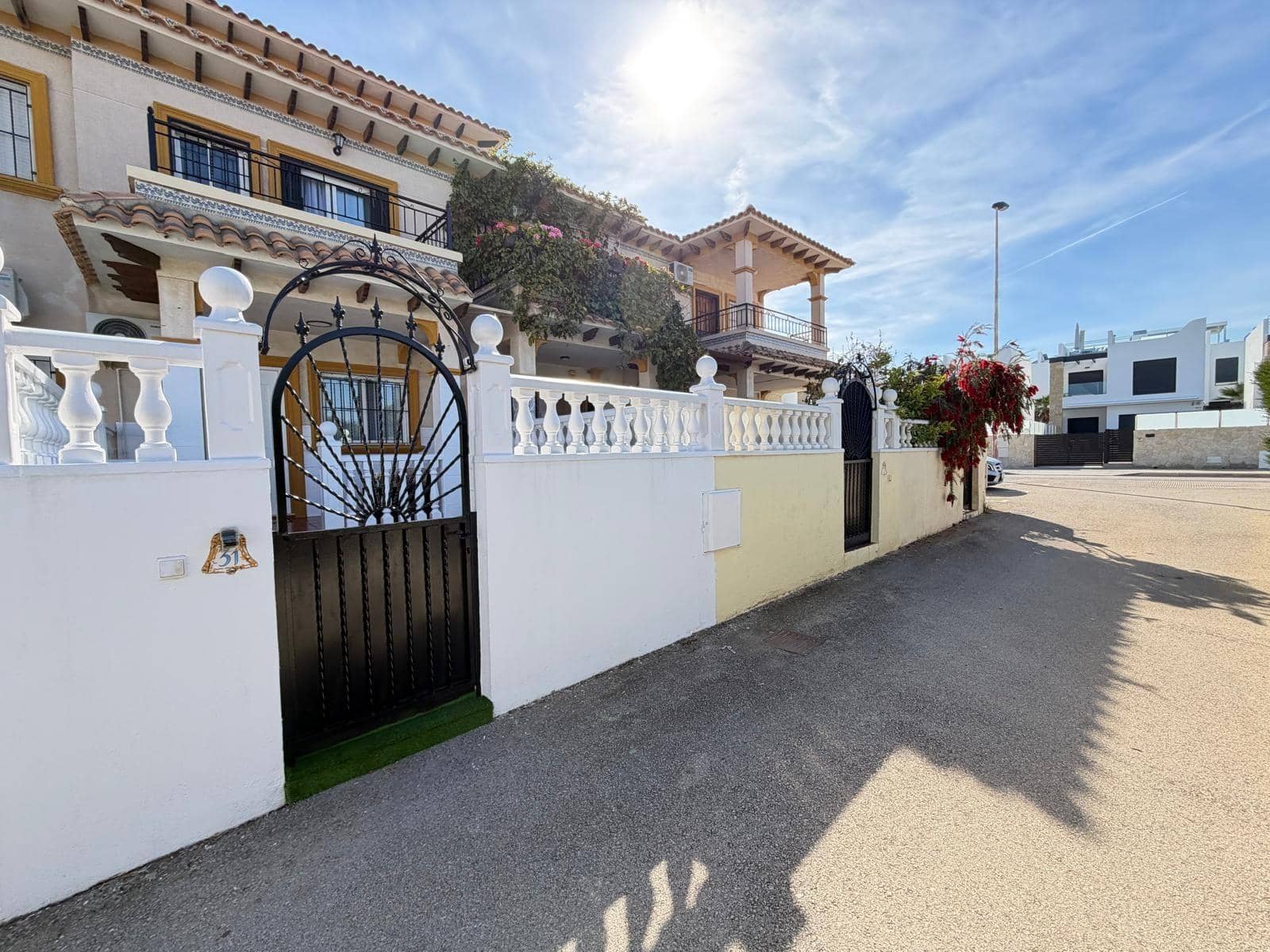 3 sovrum Radhus till salu i Orihuela Costa med pool - 249 900 € (Ref: 9833927)