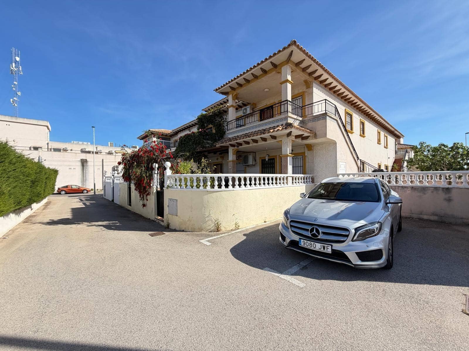 3 sovrum Radhus till salu i Orihuela Costa med pool - 249 900 € (Ref: 9833927)