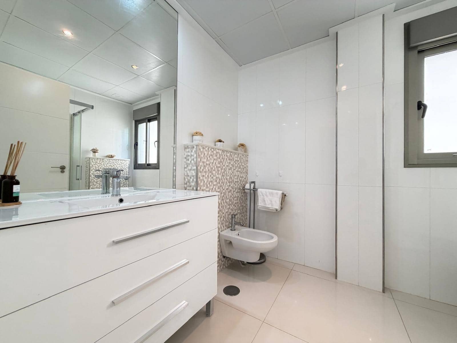 4 sypialnia Willa na sprzedaż w Ciudad Quesada z basenem garażem - 420 000 € (Ref: 9833928)