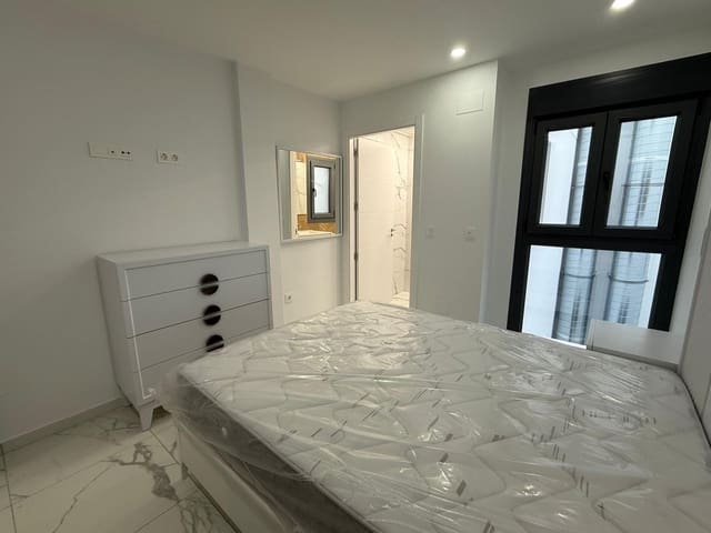 2 slaapkamer Appartement te koop in Avenida Habaneras - Curva de Palangre, Torrevieja - € 289.900 (Ref: 9833935)