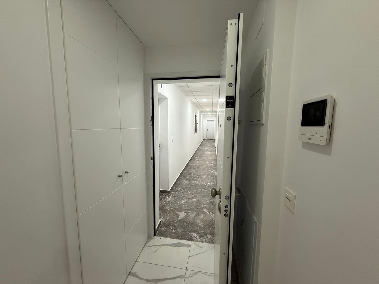 2 slaapkamer Appartement te koop in Torrevieja - € 289.900 (Ref: 9833935)