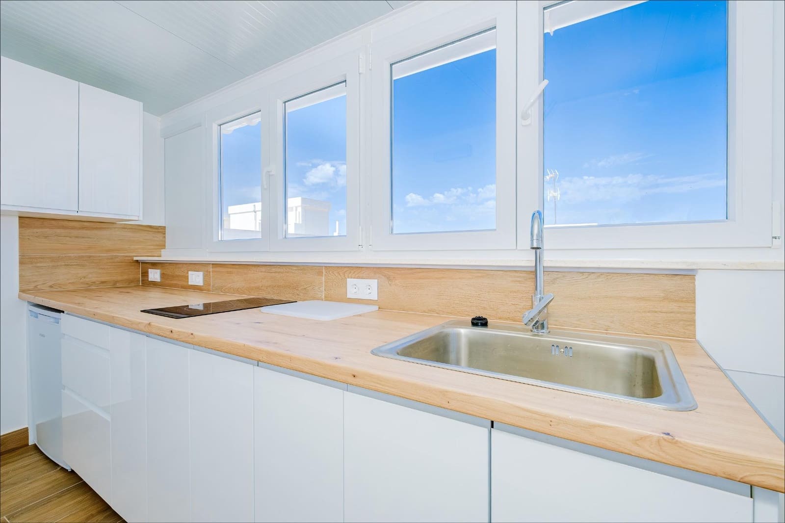 4 bedroom Penthouse for sale in Torrevieja - € 574,900 (Ref: 9833938)