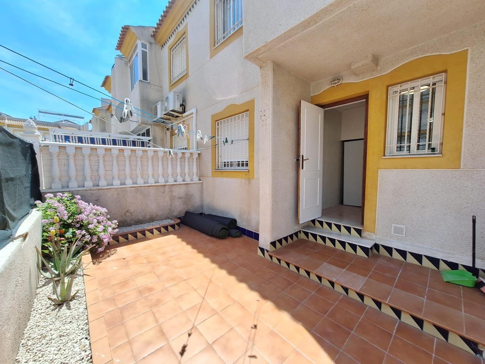 2 soverom Bungalow til salgs i Torrevieja med svømmebasseng - € 199 900 (Ref: 9833939)