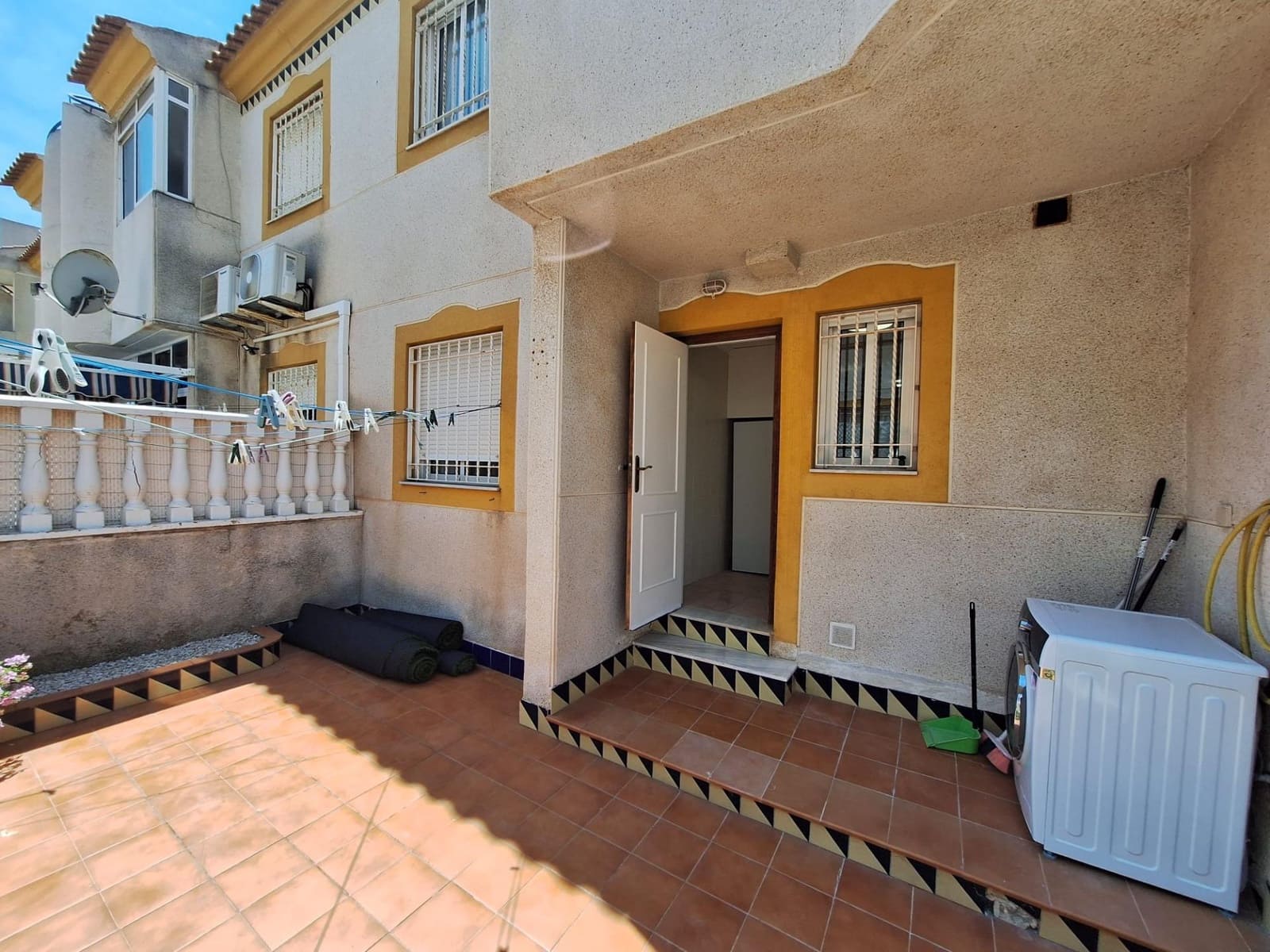 2 soverom Bungalow til salgs i Torrevieja med svømmebasseng - € 199 900 (Ref: 9833939)