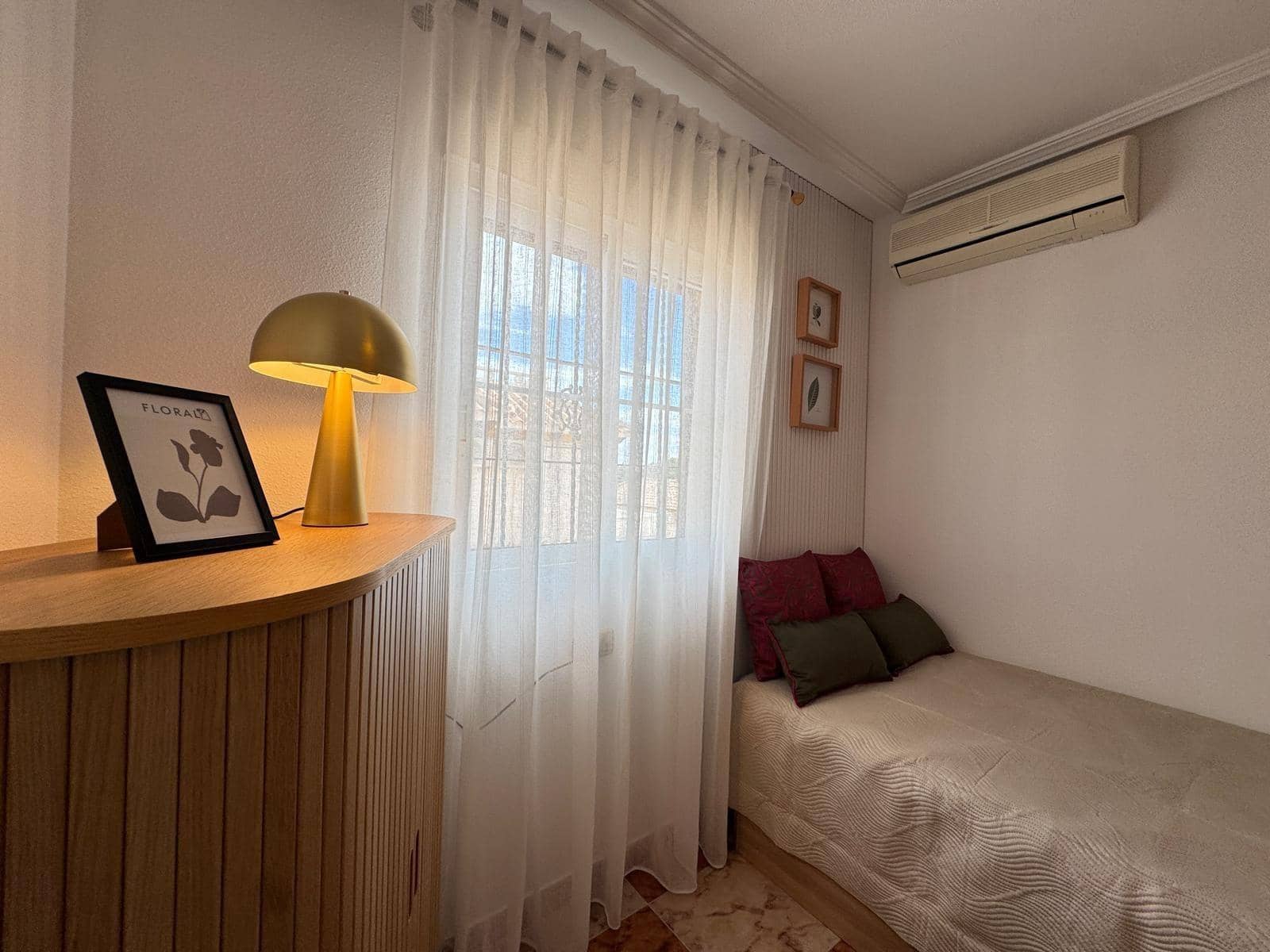 2 sovrum Radhus till salu i Orihuela Costa med pool - 229 900 € (Ref: 9833940)