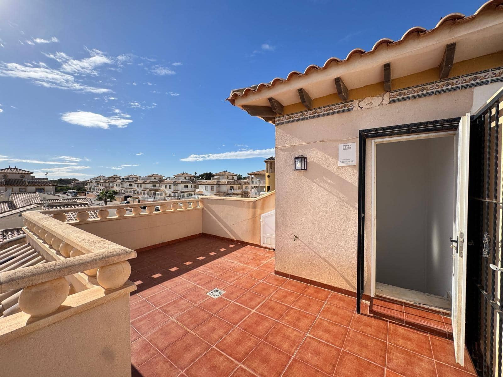 2 sovrum Radhus till salu i Orihuela Costa med pool - 229 900 € (Ref: 9833940)