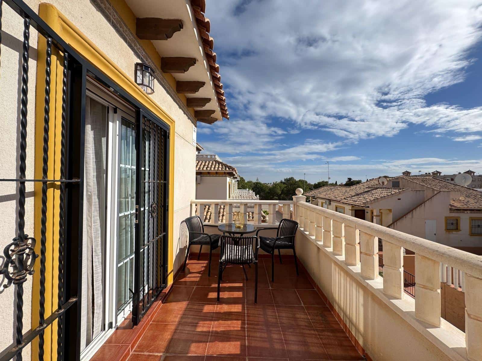 2 sovrum Radhus till salu i Orihuela Costa med pool - 229 900 € (Ref: 9833940)