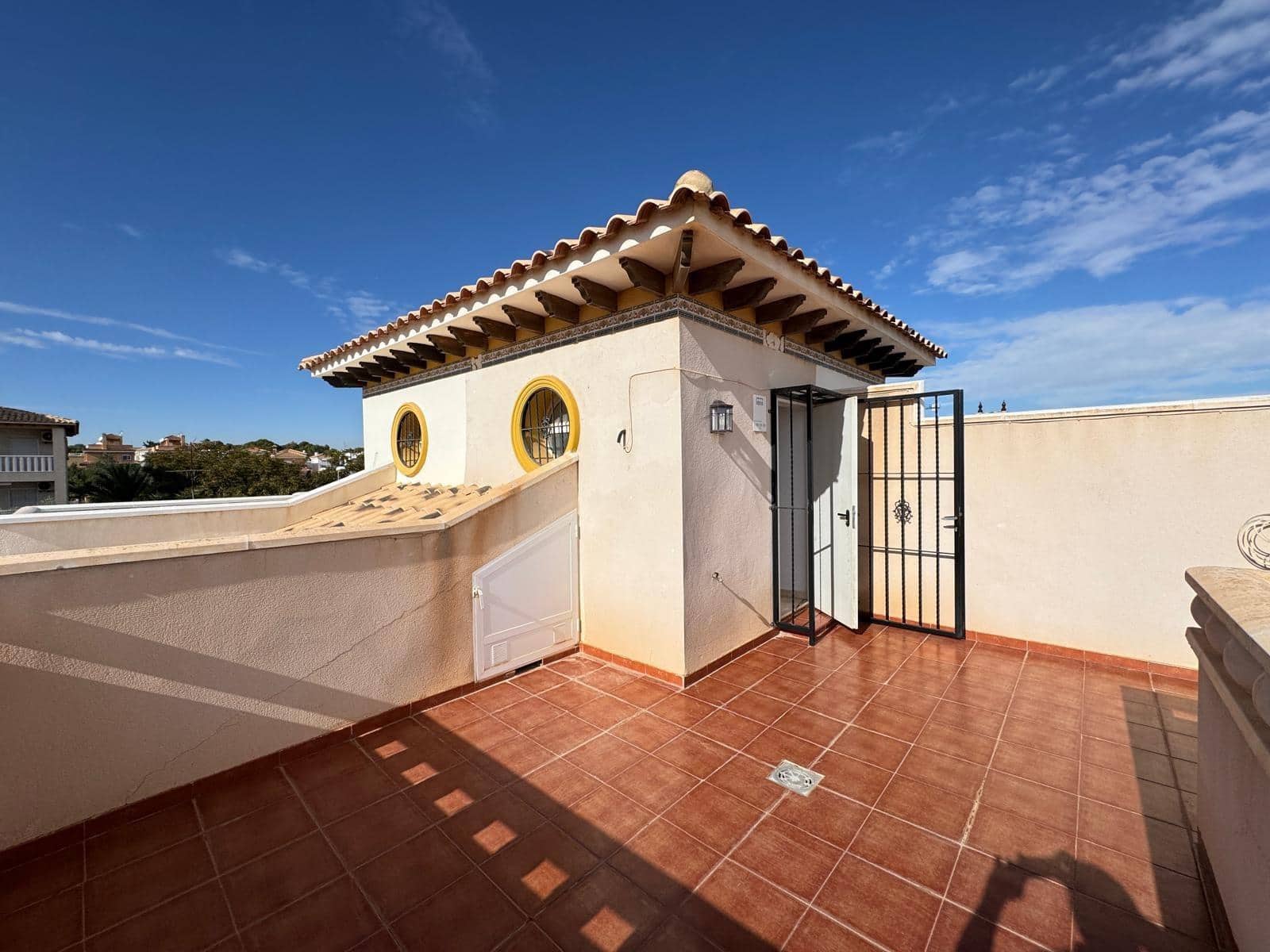 2 sovrum Radhus till salu i Orihuela Costa med pool - 229 900 € (Ref: 9833940)