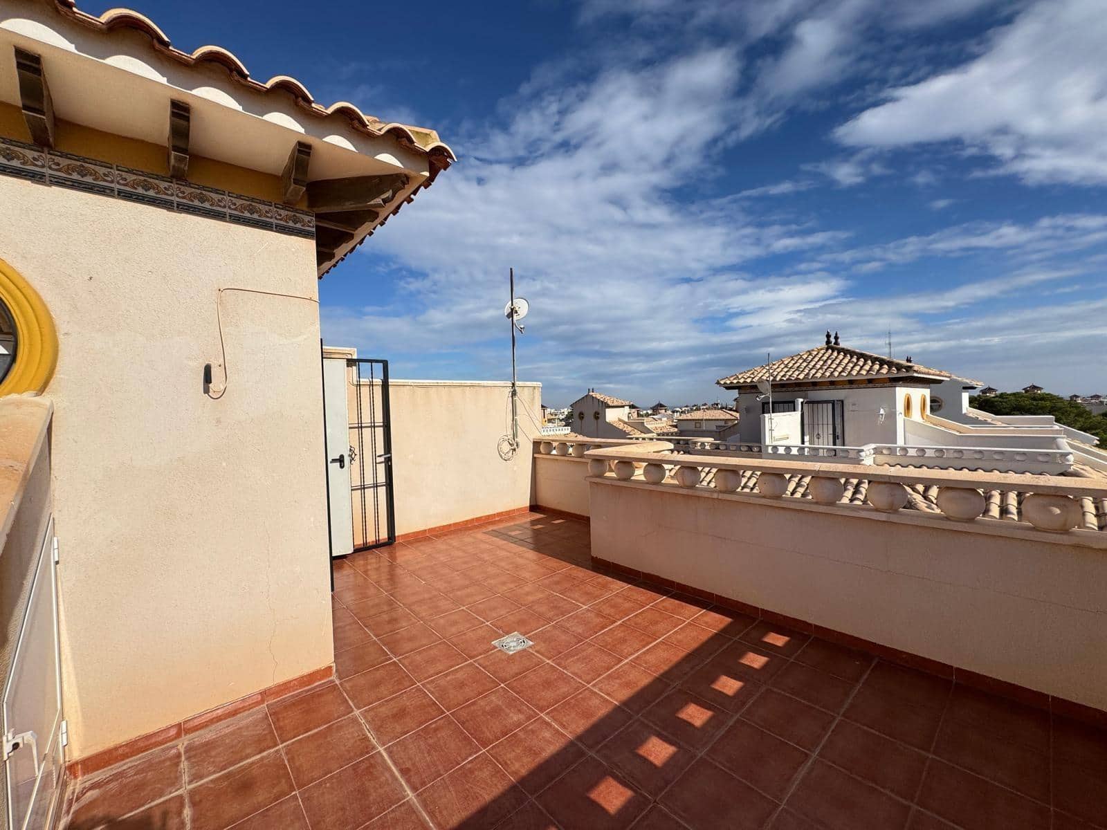 2 sovrum Radhus till salu i Orihuela Costa med pool - 229 900 € (Ref: 9833940)