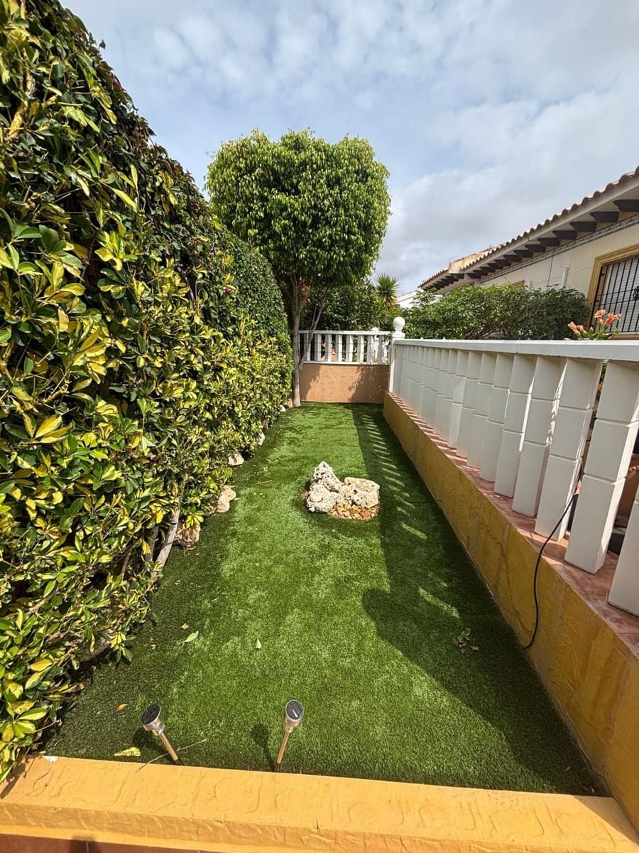 2 chambre Villa/Maison Mitoyenne à vendre à Orihuela Costa avec piscine - 268 000 € (Ref: 9836584)