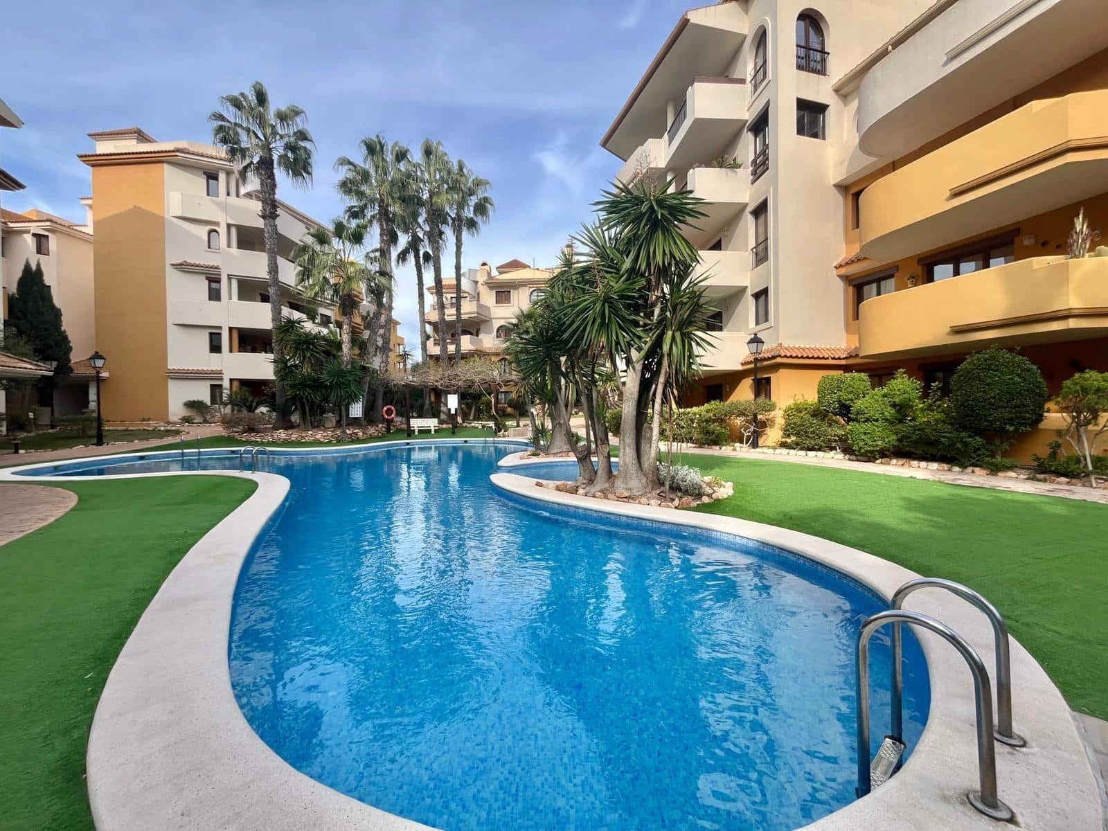 2 chambre Appartement à vendre à Punta Prima avec piscine garage - 225 000 € (Ref: 9843729)