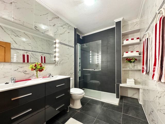 3 makuuhuone Rivitalo myytävänä paikassa La Zenia, Orihuela - 349 000 € (Ref: 9849644)