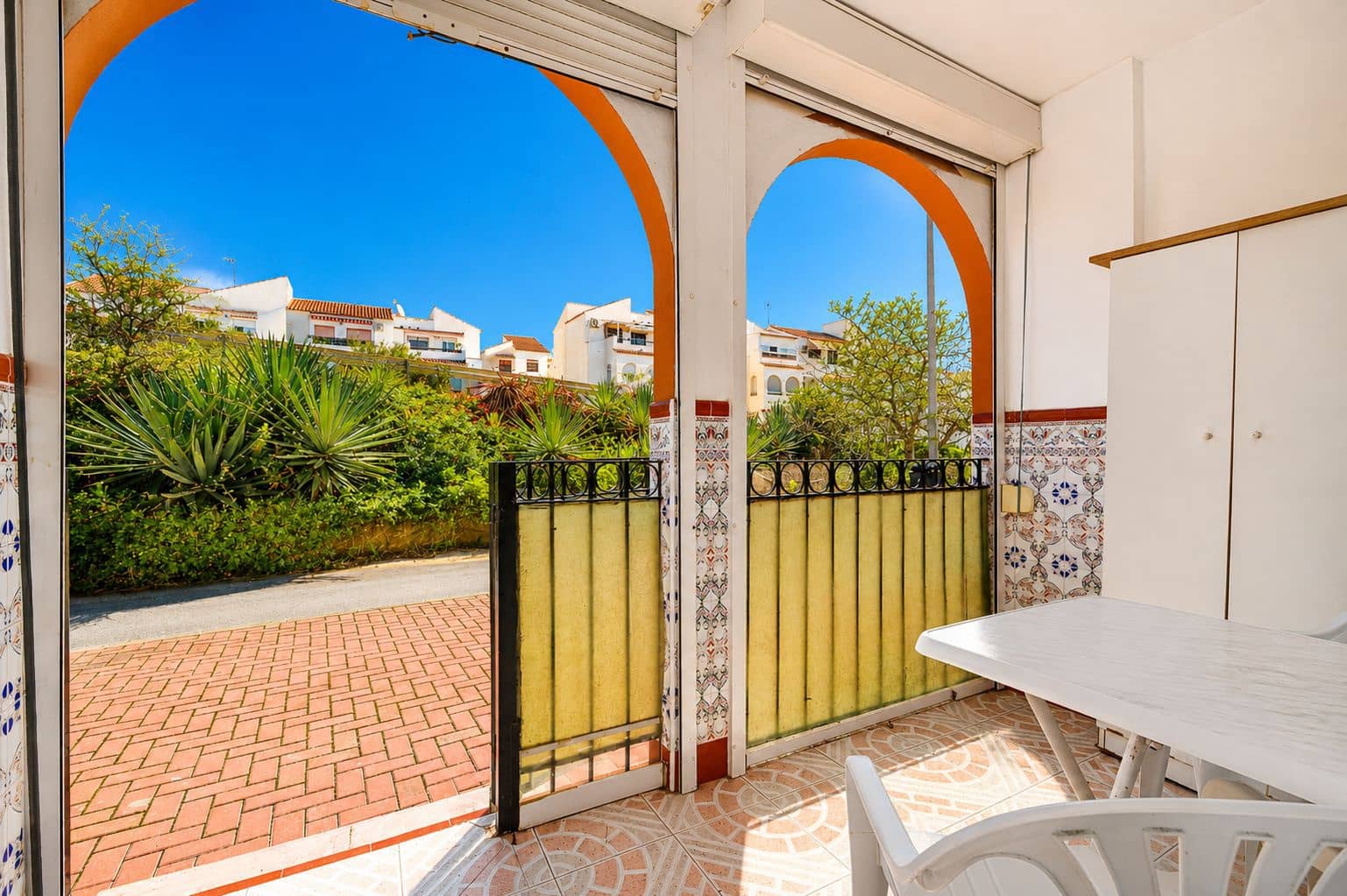 2 soverom Bungalow til salgs i Torrevieja med svømmebasseng - € 139 000 (Ref: 9851959)