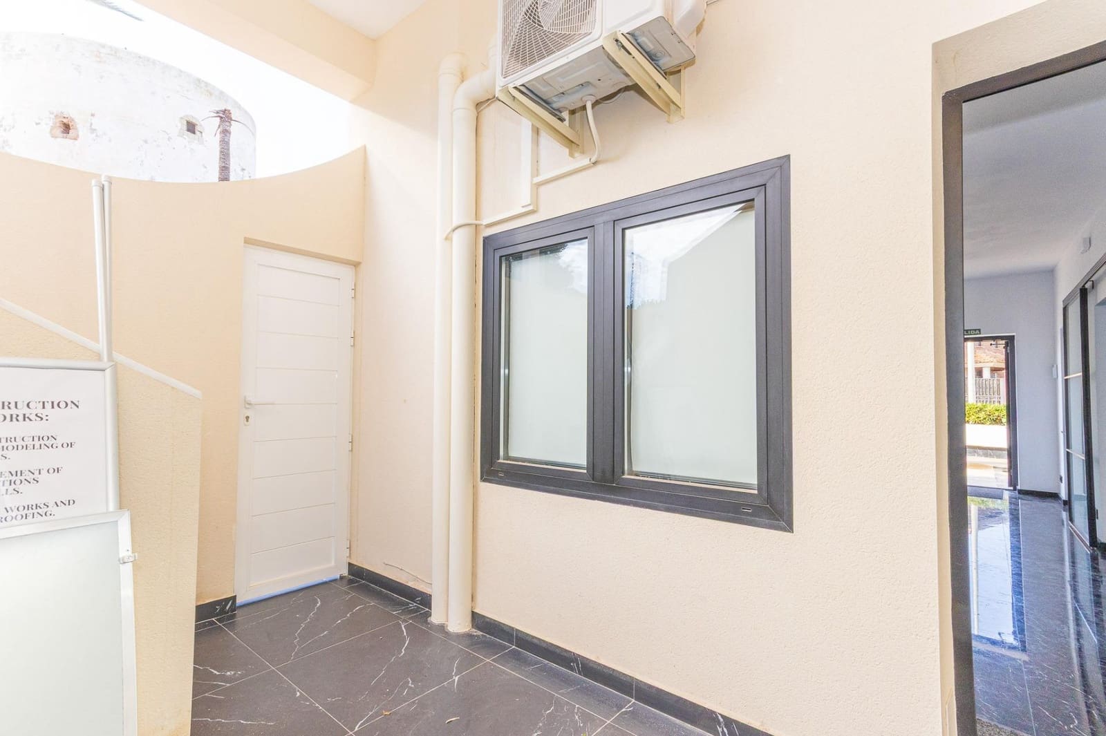 1 soveværelse Erhverv til leje i Cabo Roig - € 1.500 (Ref: 9851960)