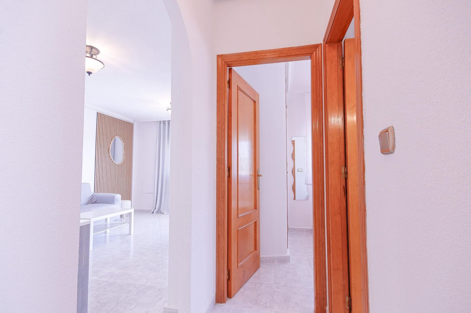 2 slaapkamer Rijtjeshuis te huur in Filipinas met zwembad - € 1.300 (Ref: 9857677)
