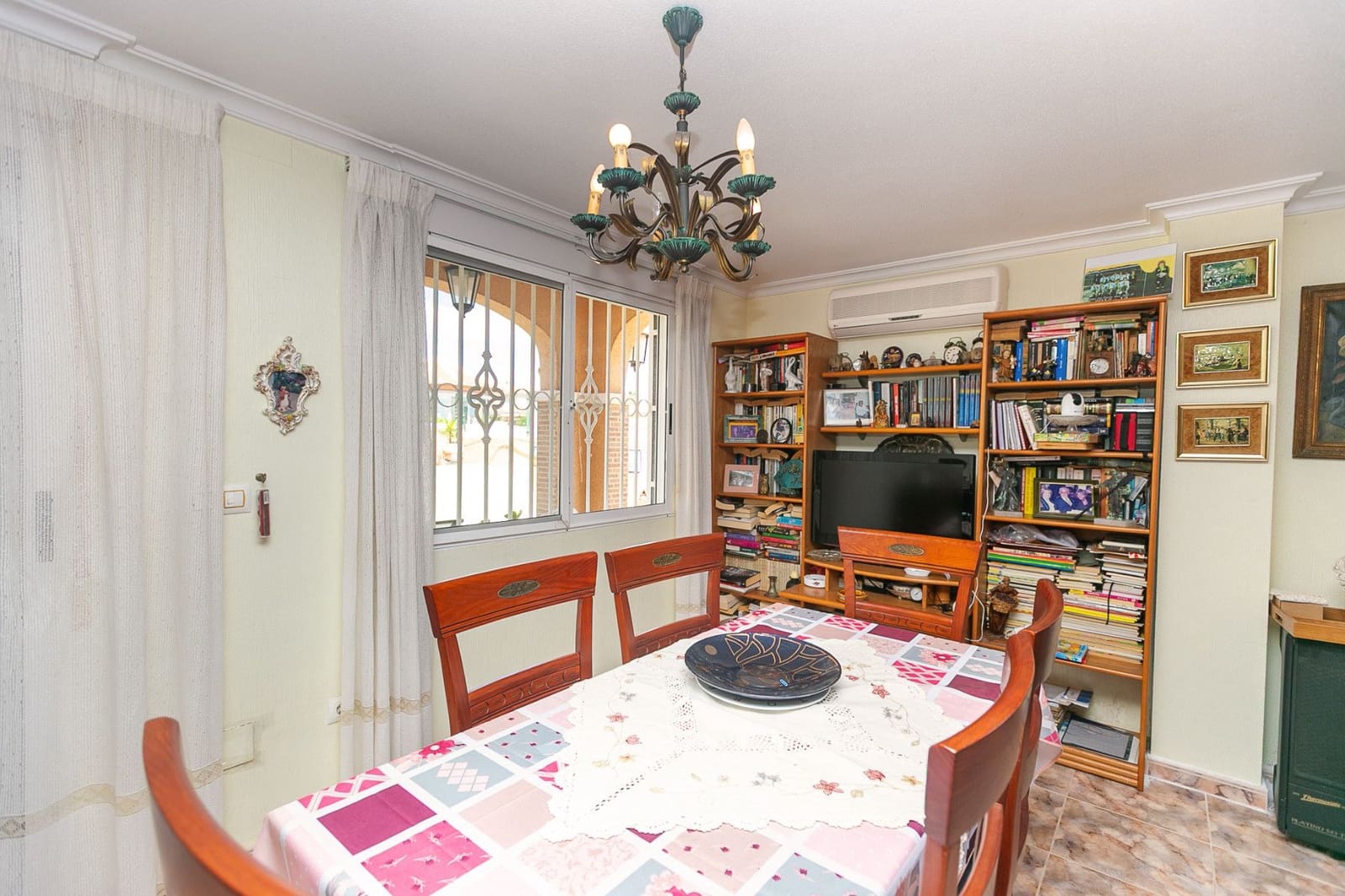 4 slaapkamer Villa te koop in Cabo Roig met zwembad - € 560.000 (Ref: 9858138)