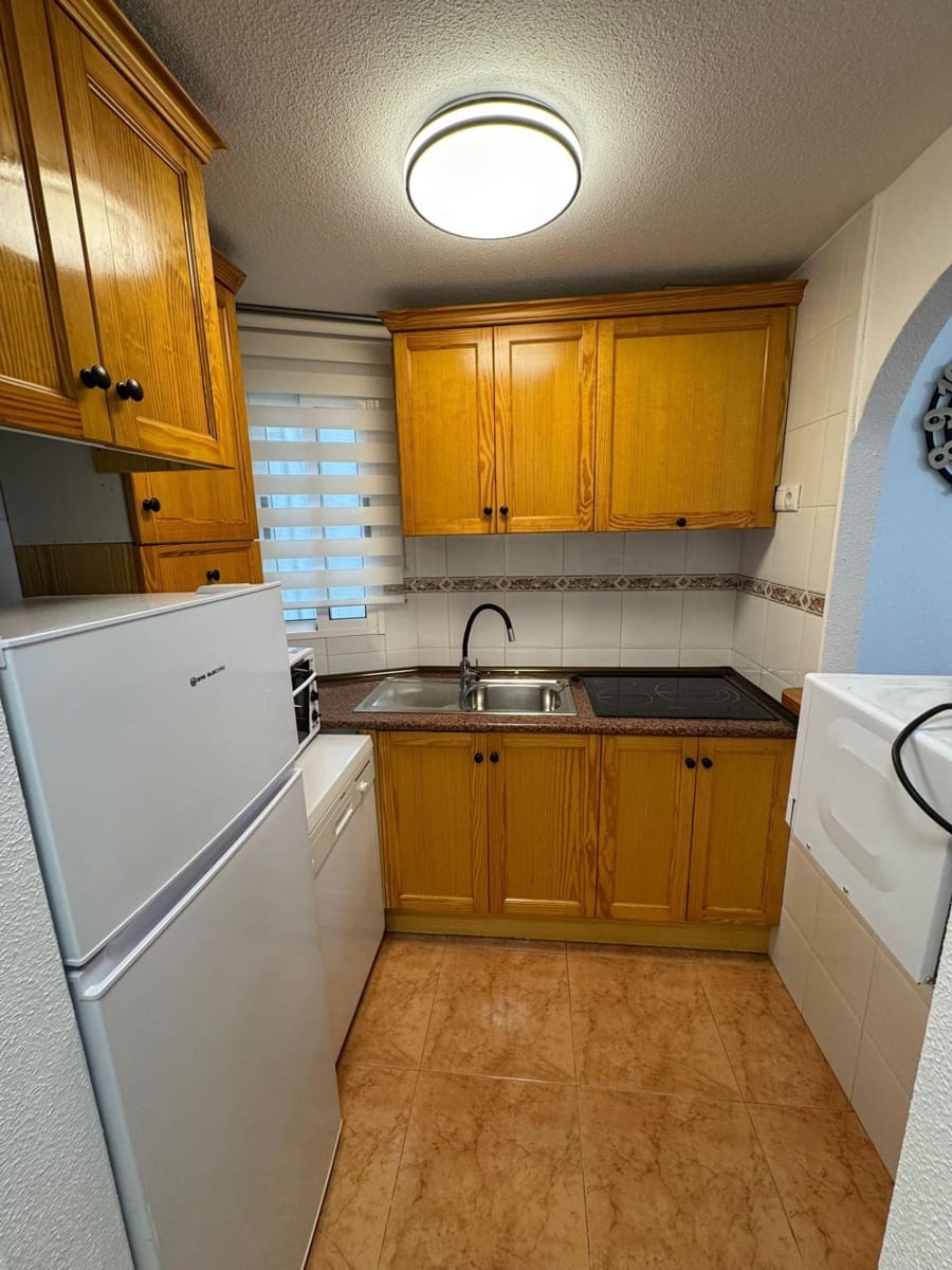 2 slaapkamer Appartement te koop in Torrevieja met zwembad garage - € 139.900 (Ref: 9858139)