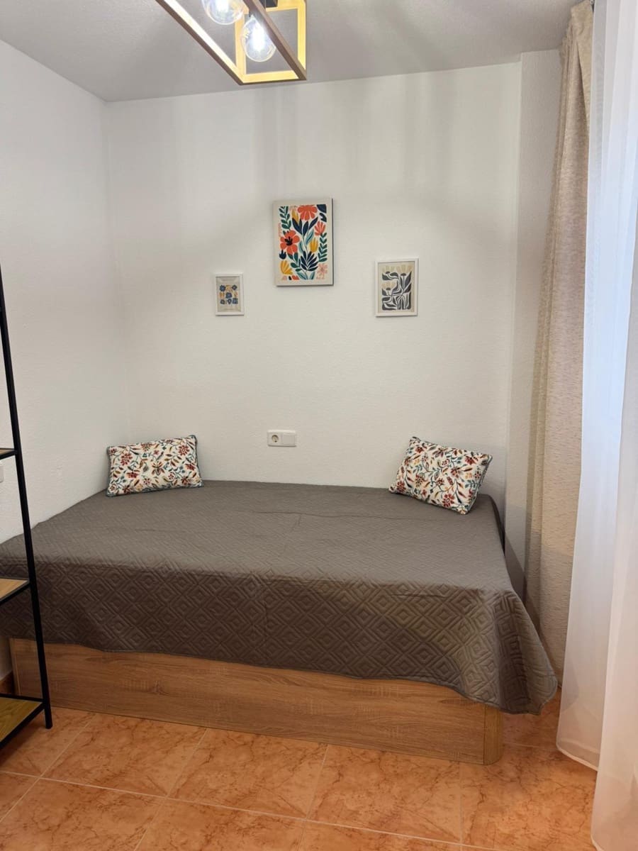 2 slaapkamer Appartement te koop in Torrevieja met zwembad garage - € 139.900 (Ref: 9858139)
