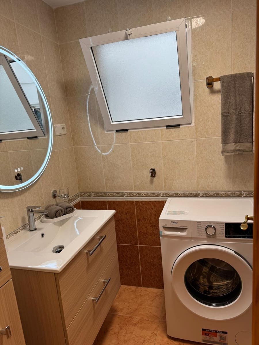 2 slaapkamer Appartement te koop in Torrevieja met zwembad garage - € 139.900 (Ref: 9858139)