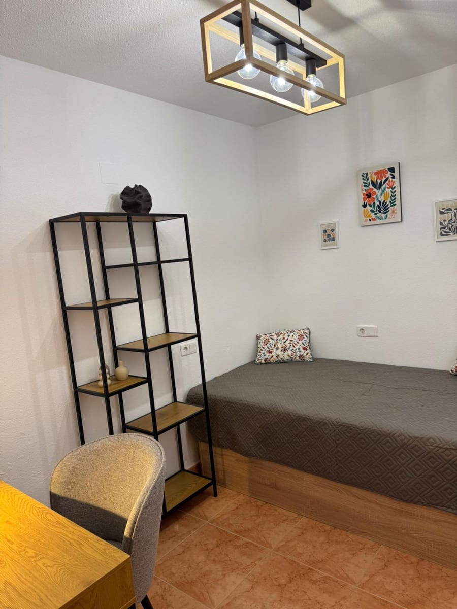 2 slaapkamer Appartement te koop in Torrevieja met zwembad garage - € 139.900 (Ref: 9858139)