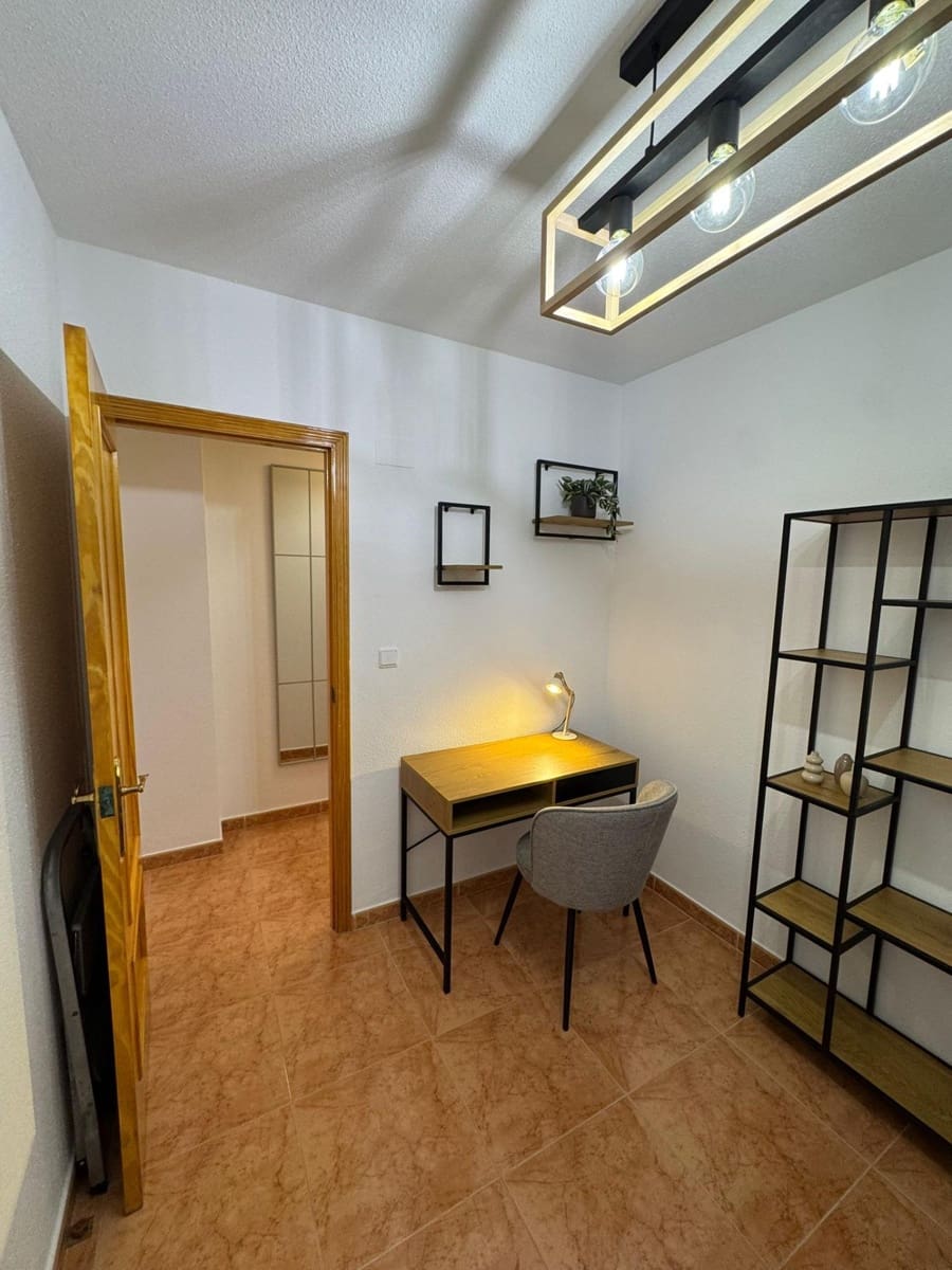 2 slaapkamer Appartement te koop in Torrevieja met zwembad garage - € 139.900 (Ref: 9858139)
