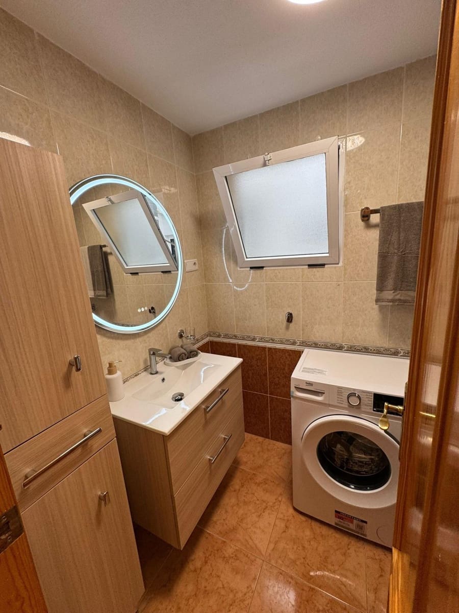 2 slaapkamer Appartement te koop in Torrevieja met zwembad garage - € 139.900 (Ref: 9858139)