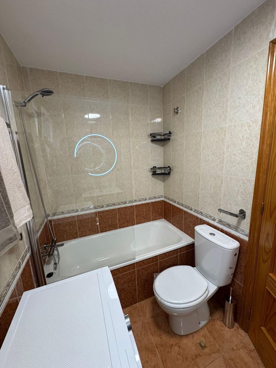 2 slaapkamer Appartement te koop in Torrevieja met zwembad garage - € 139.900 (Ref: 9858139)