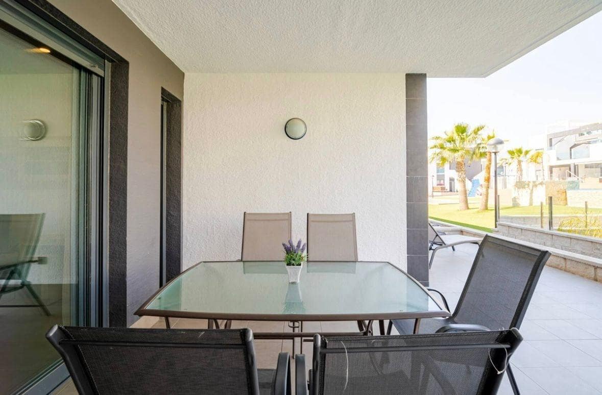 2 sovrum Lägenhet för semesterbostäder i Torrevieja med pool - 1 260 € (Ref: 9868831)
