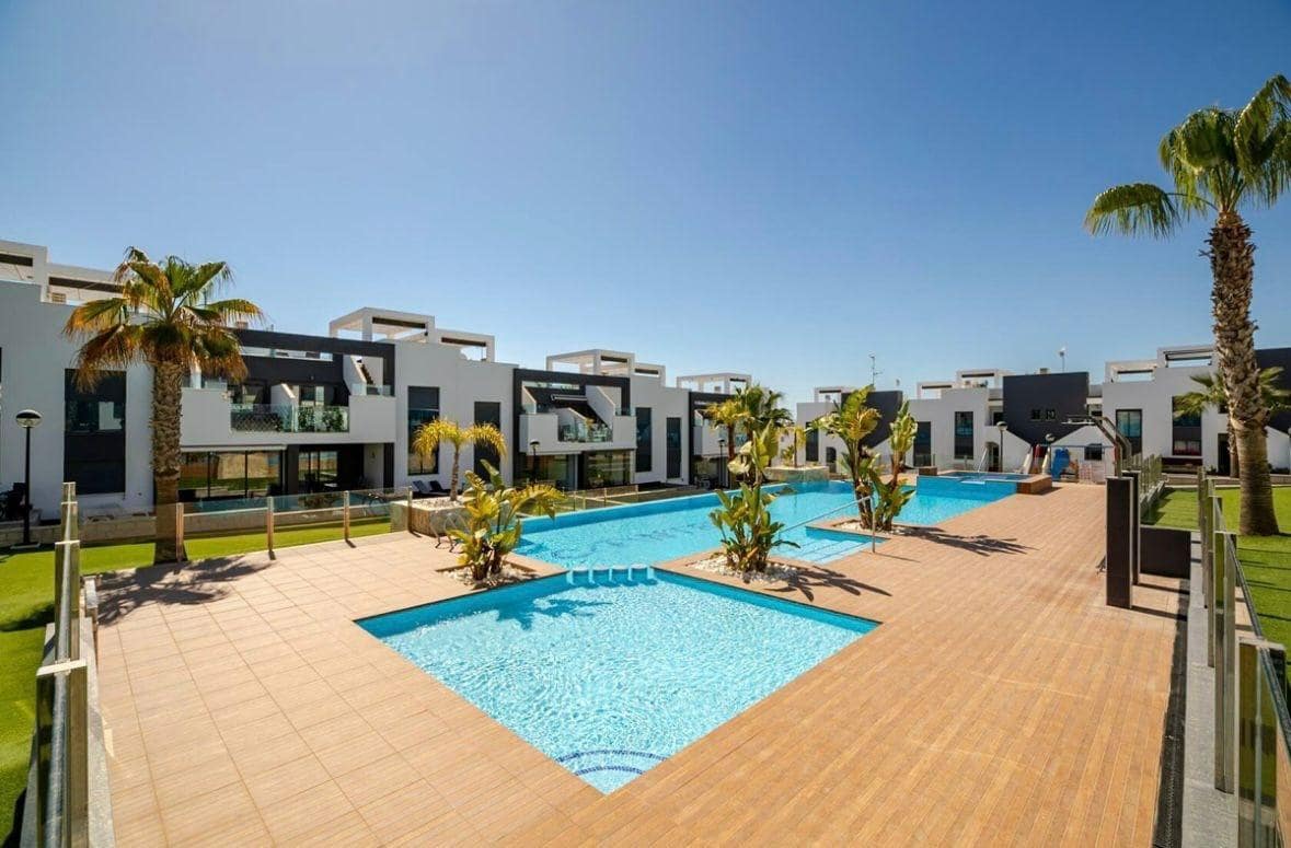 2 sovrum Lägenhet för semesterbostäder i Torrevieja med pool - 1 260 € (Ref: 9868831)