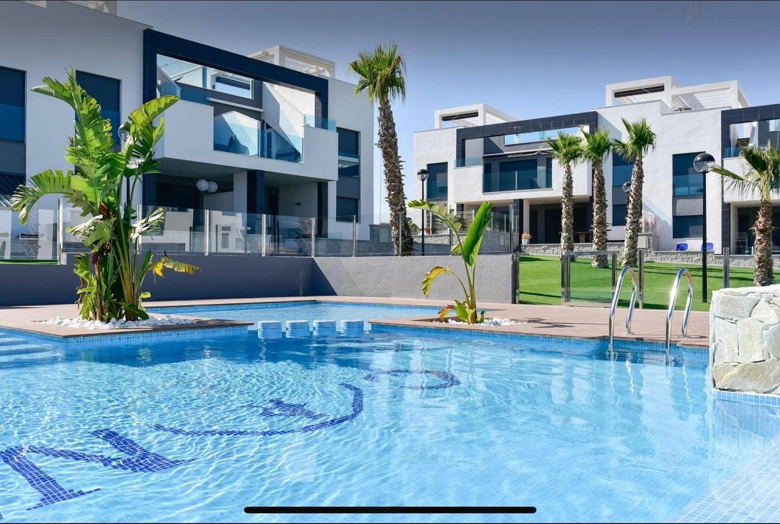 2 sovrum Lägenhet för semesterbostäder i Torrevieja med pool - 1 260 € (Ref: 9868831)