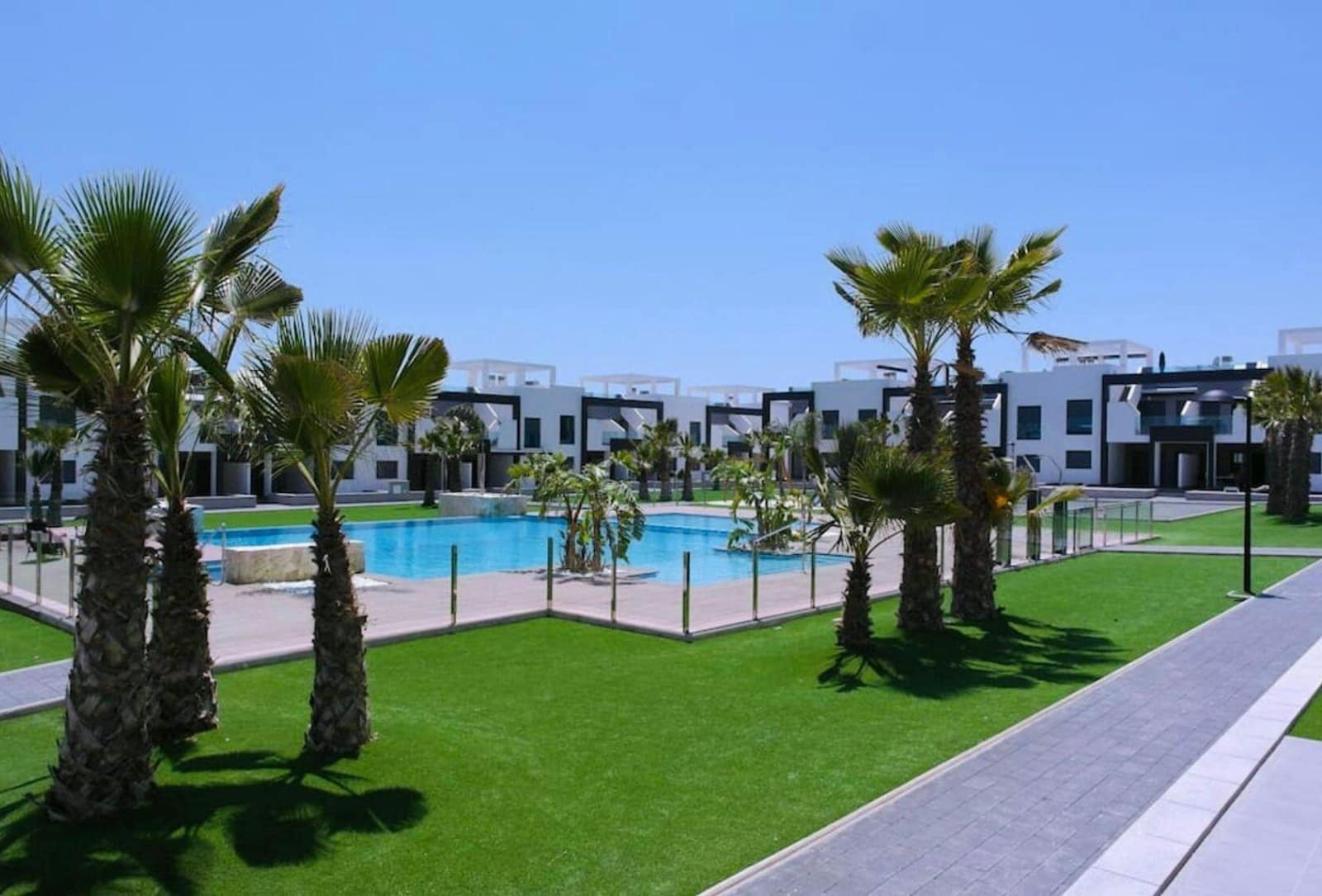 2 sovrum Lägenhet för semesterbostäder i Torrevieja med pool - 1 260 € (Ref: 9868831)