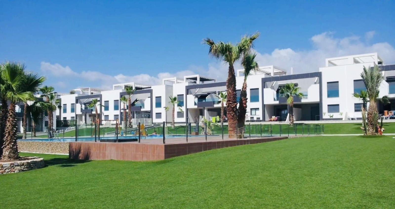 2 sovrum Lägenhet för semesterbostäder i Torrevieja med pool - 1 260 € (Ref: 9868831)