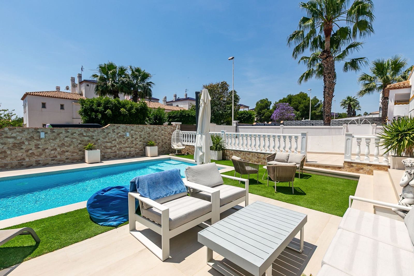 3 slaapkamer Rijtjeshuis te koop in Orihuela Costa met zwembad - € 549.995 (Ref: 9879031)
