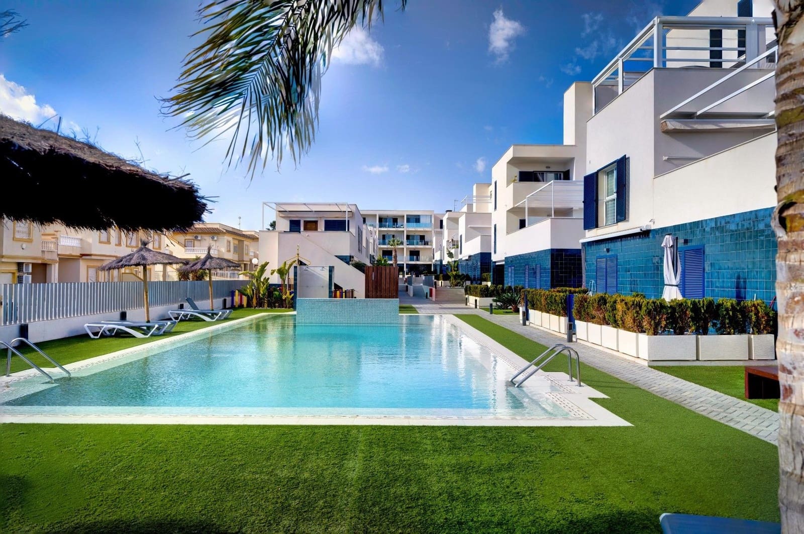 1 soveværelse Lejlighed til salg i Playa Flamenca med swimmingpool - € 229.000 (Ref: 9885034)
