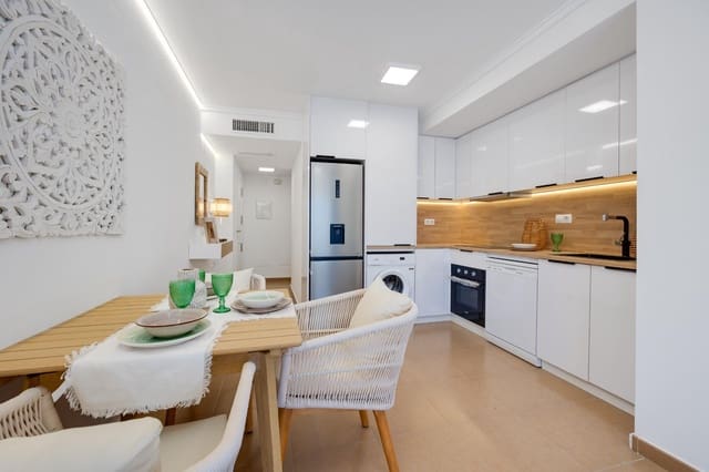 Apartamento de 2 habitaciones en Playa del Acequión, Torrevieja en venta - 179.700 € (Ref: 9885048)