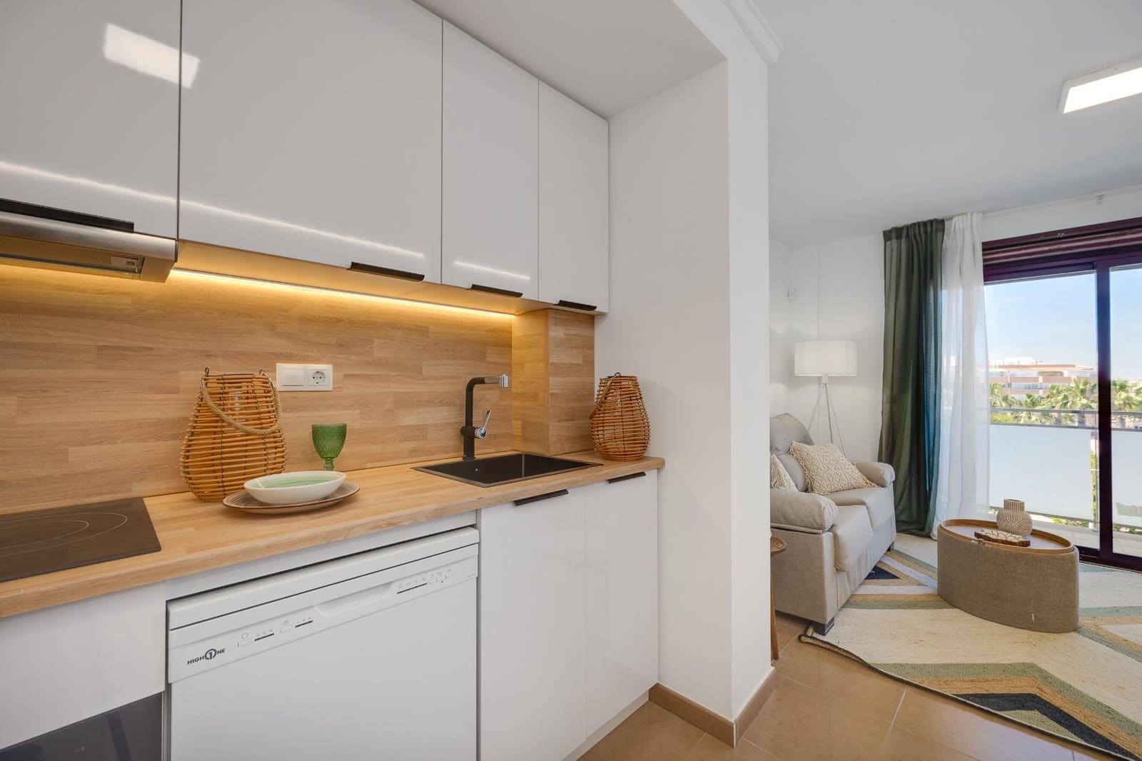Apartamento de 2 habitaciones en Torrevieja en venta - 179.700 € (Ref: 9885048)