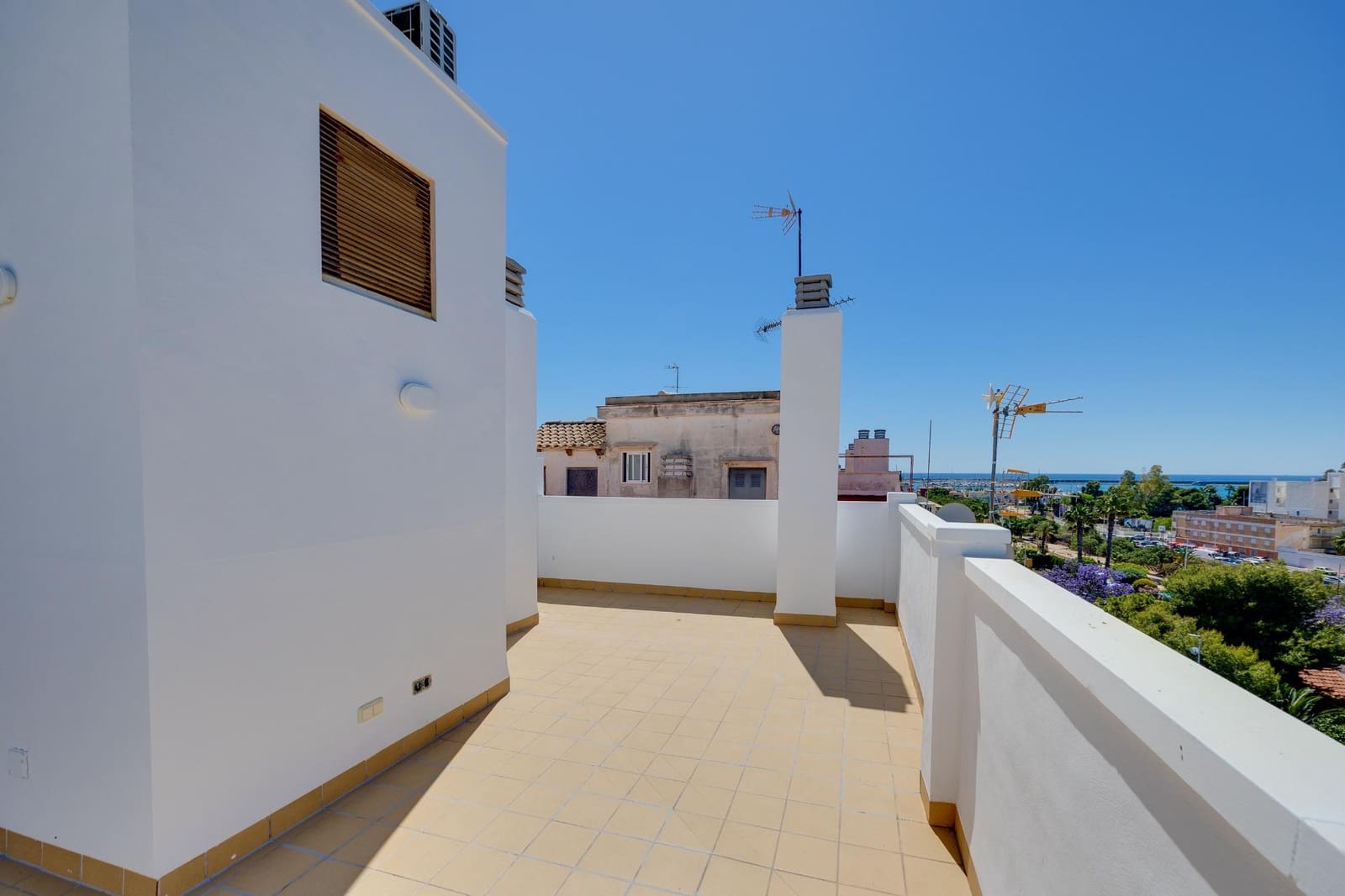 Apartamento de 2 habitaciones en Torrevieja en venta - 179.700 € (Ref: 9885048)