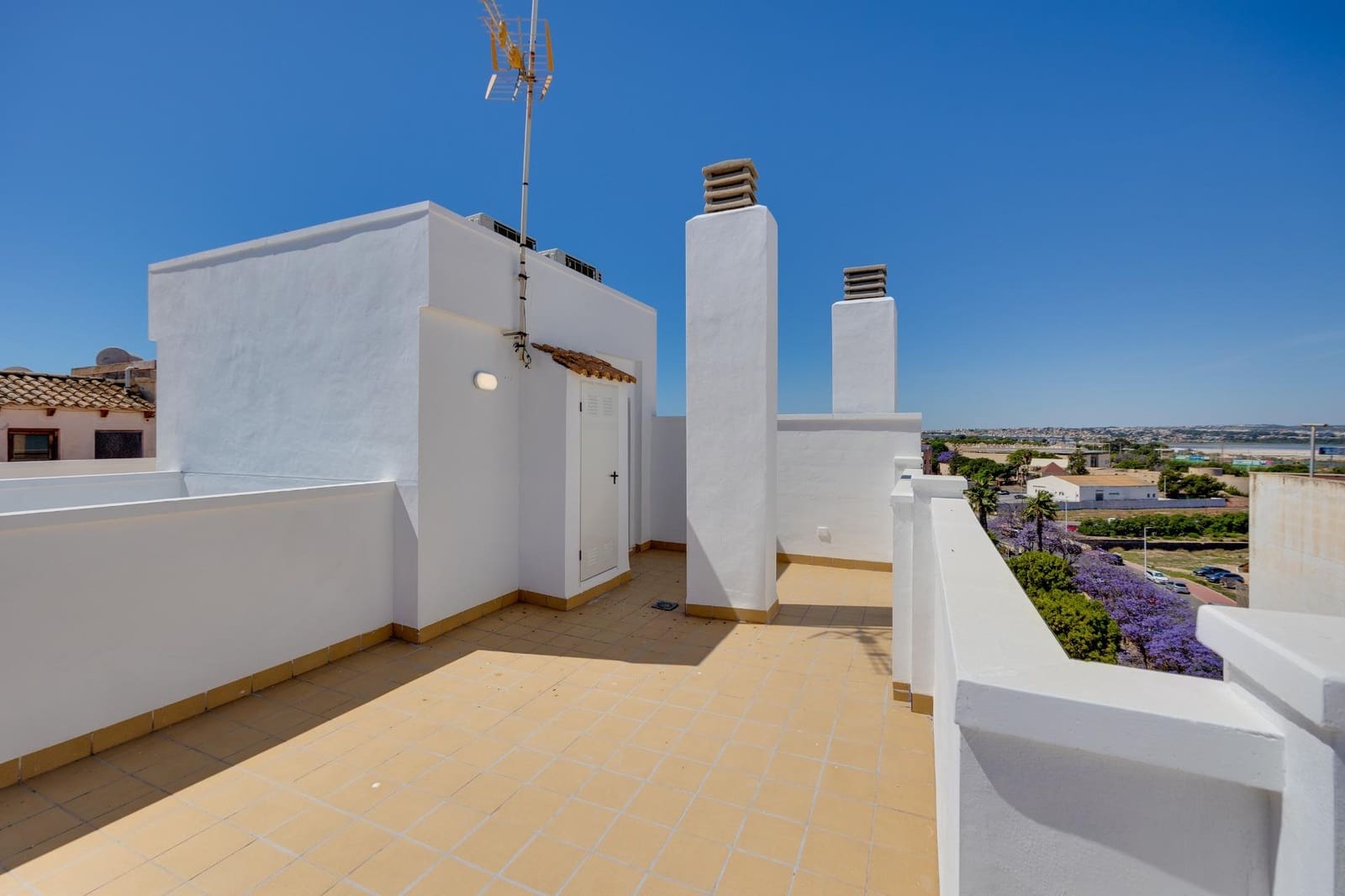 Apartamento de 2 habitaciones en Torrevieja en venta - 179.700 € (Ref: 9885048)