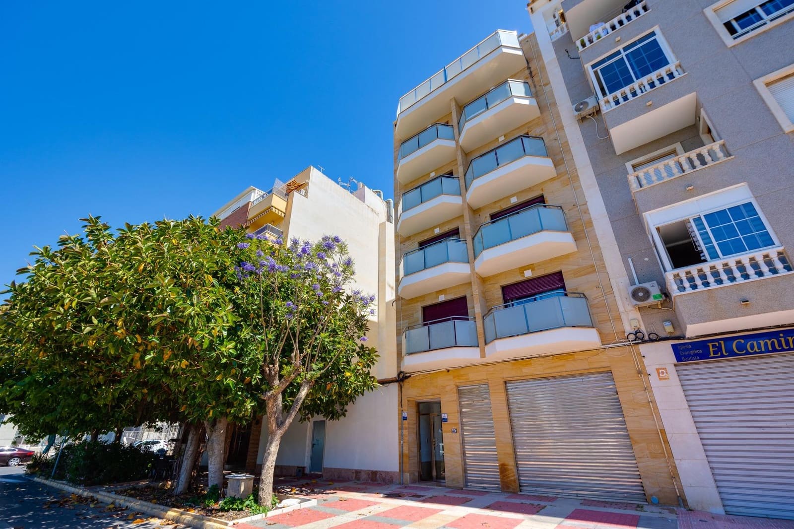 Apartamento de 2 habitaciones en Torrevieja en venta - 179.700 € (Ref: 9885048)