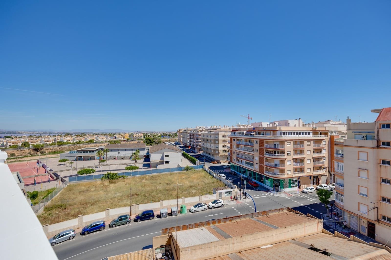Apartamento de 2 habitaciones en Torrevieja en venta - 179.700 € (Ref: 9885048)