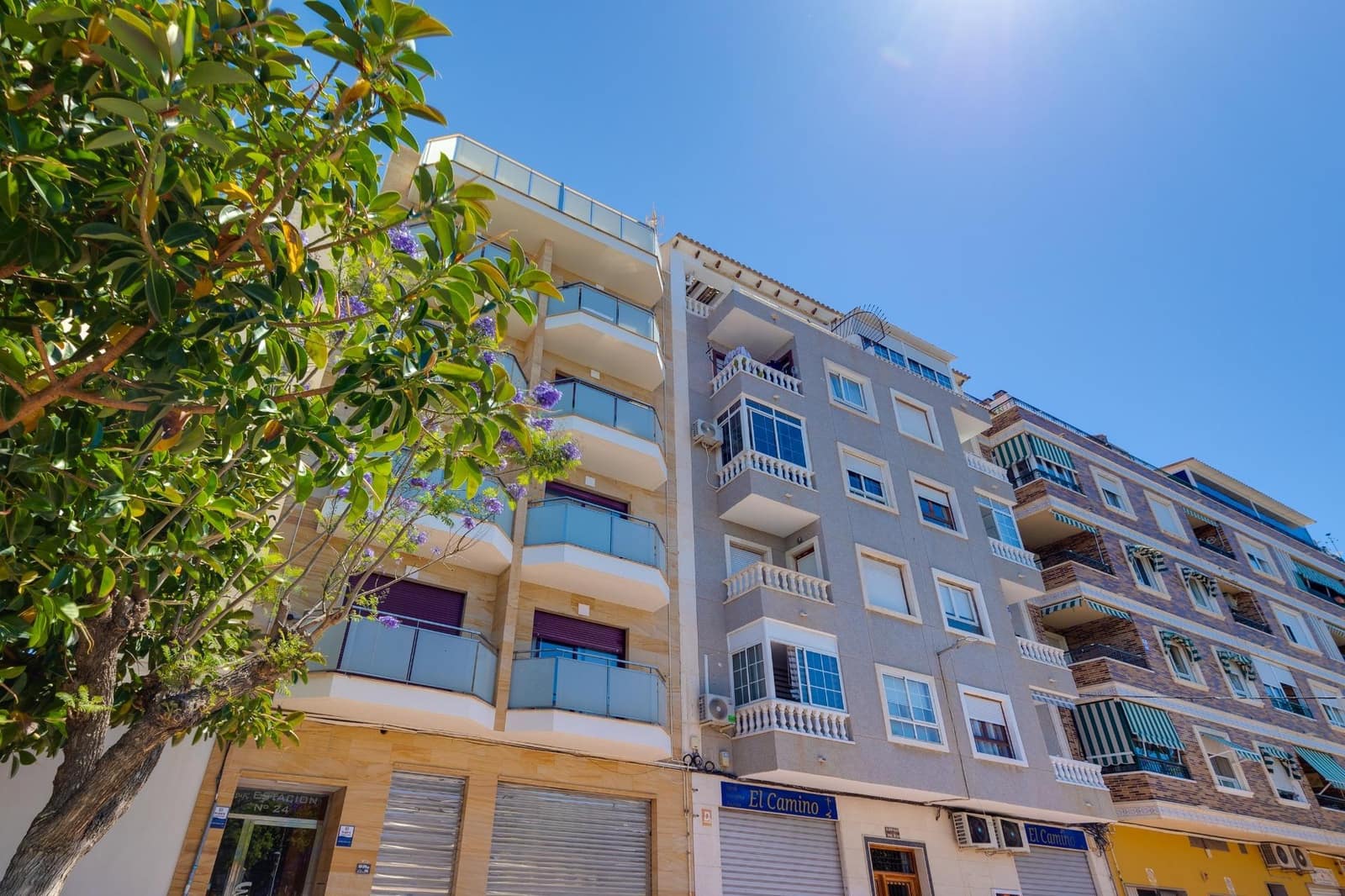 Apartamento de 2 habitaciones en Torrevieja en venta - 179.700 € (Ref: 9885048)