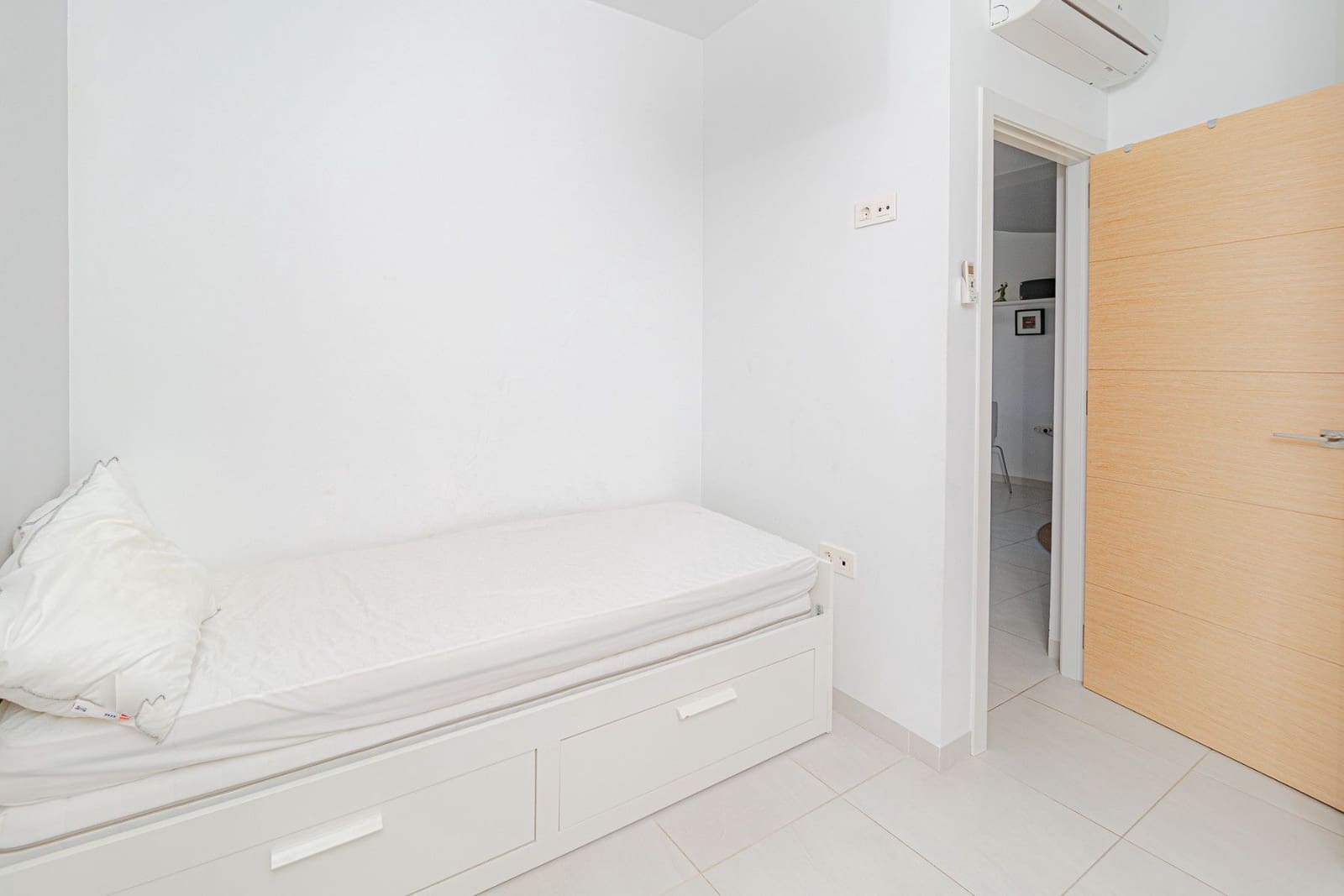 2 makuuhuone Huoneisto myytävänä paikassa La Zenia mukana uima-altaan - 249 900 € (Ref: 9885051)
