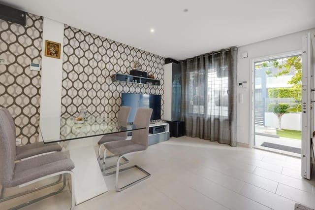 3 sypialnia Dom szeregowy na sprzedaż w Torrevieja z basenem - 349 990 € (Ref: 9888170)