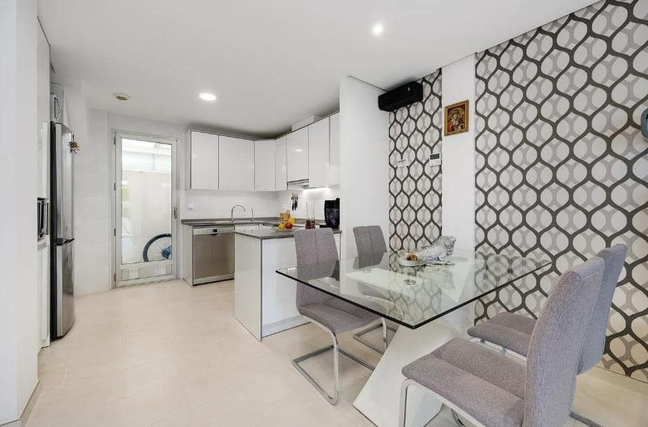 3 sypialnia Dom szeregowy na sprzedaż w Torrevieja z basenem - 349 990 € (Ref: 9888170)