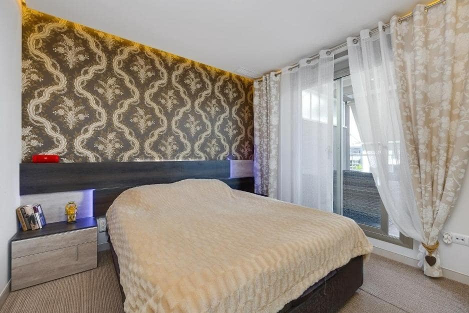 3 sypialnia Dom szeregowy na sprzedaż w Torrevieja z basenem - 349 990 € (Ref: 9888170)