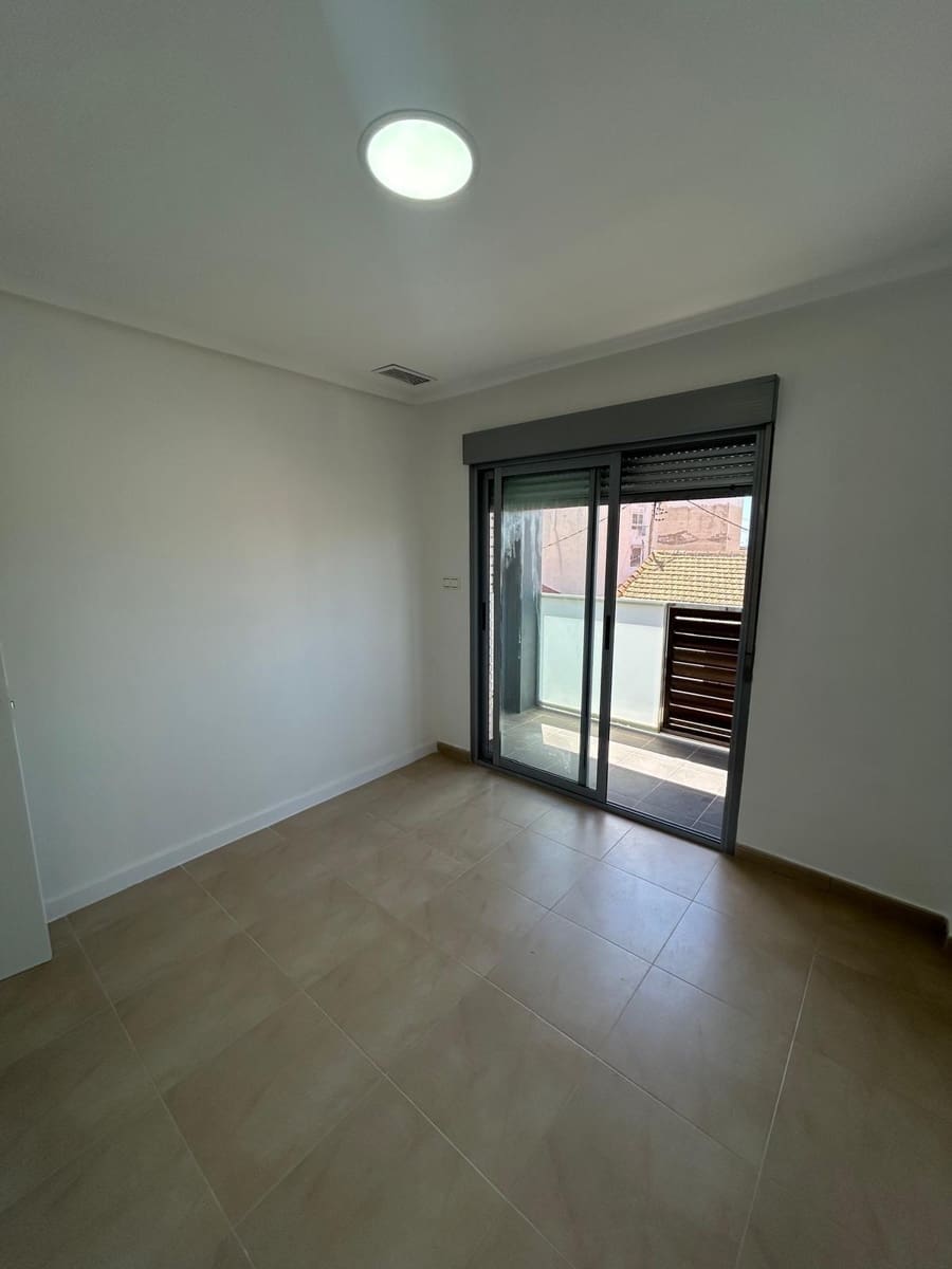 3 soverom Leilighet til salgs i Torrevieja - € 180 000 (Ref: 9888171)