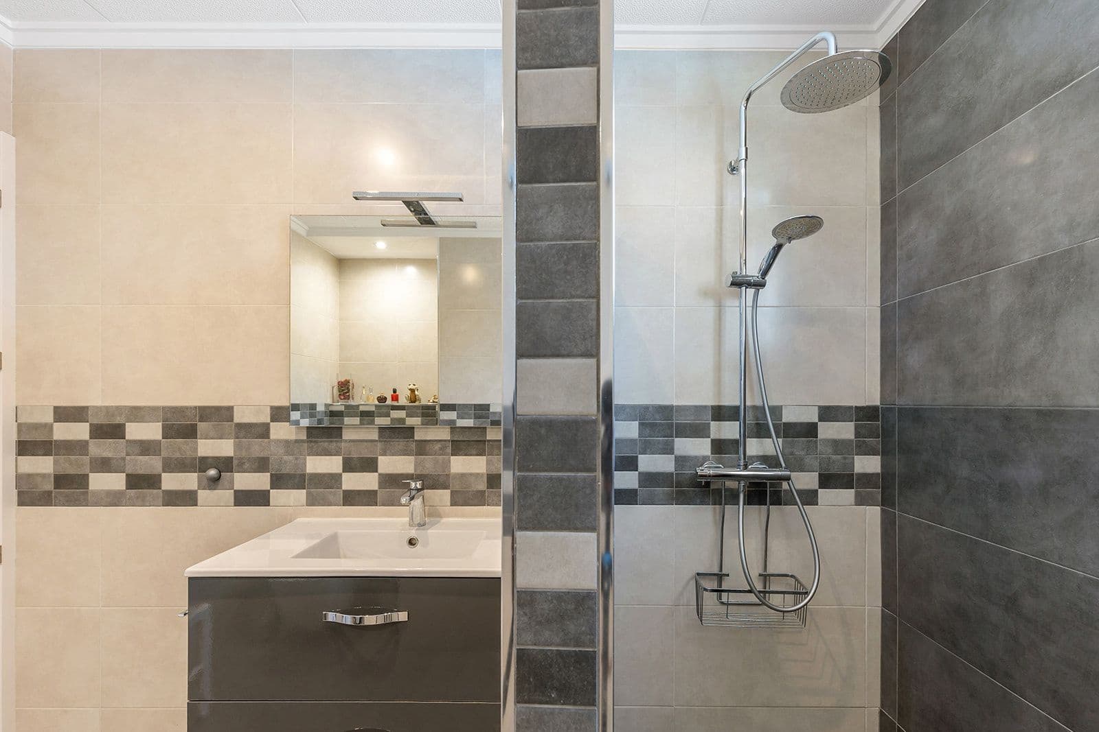 4 sypialnia Willa na sprzedaż w Orihuela Costa z basenem - 749 900 € (Ref: 9889019)