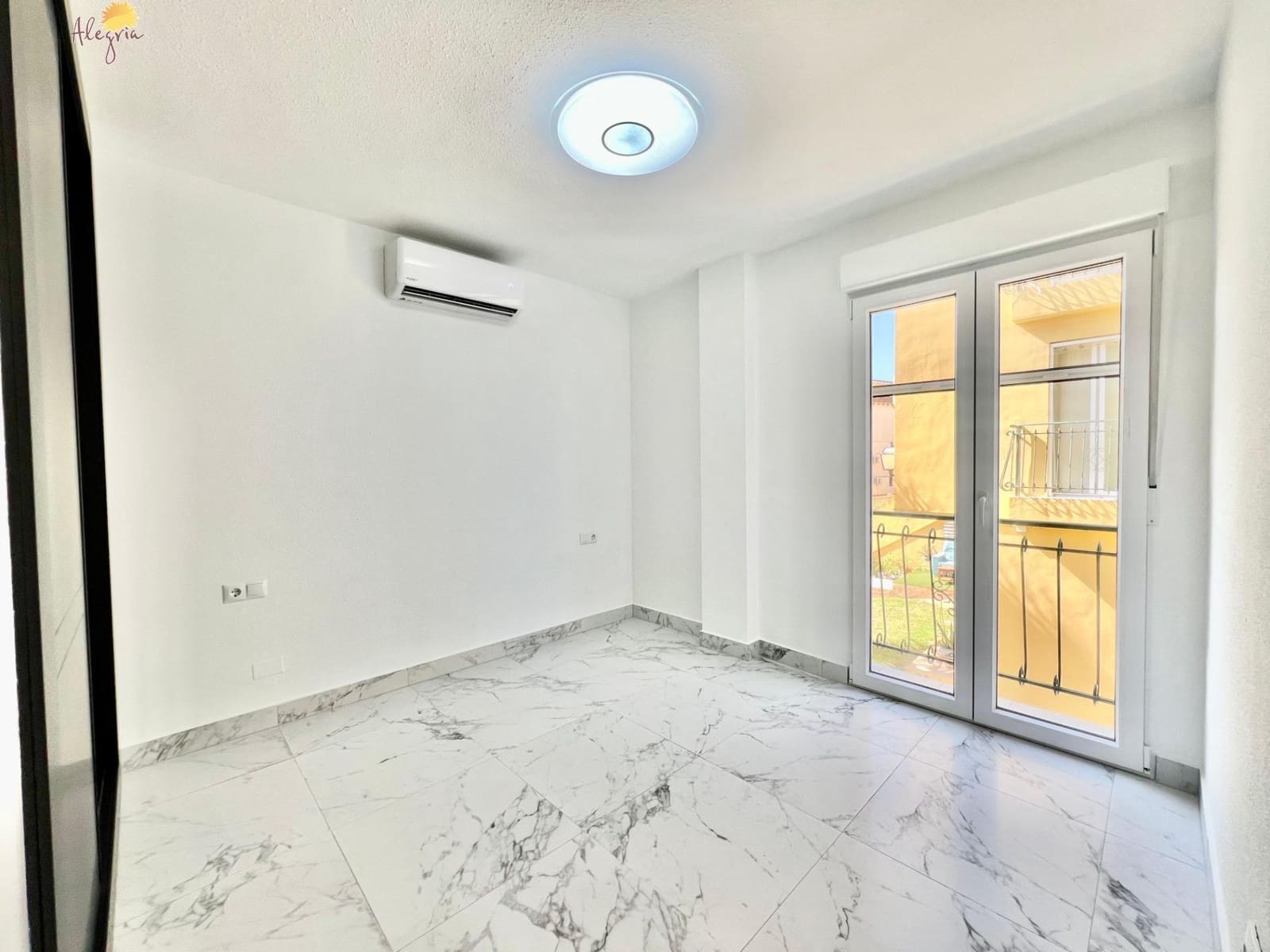 3 chambre Appartement à vendre à Torrevieja - 175 000 € (Ref: 9890582)