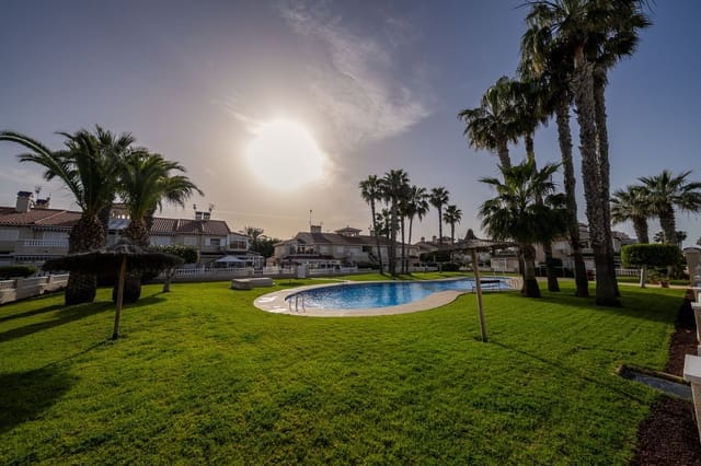 2 bedroom Flat for sale in Punta Prima, Orihuela with pool - € 270,000 (Ref: 9894087)