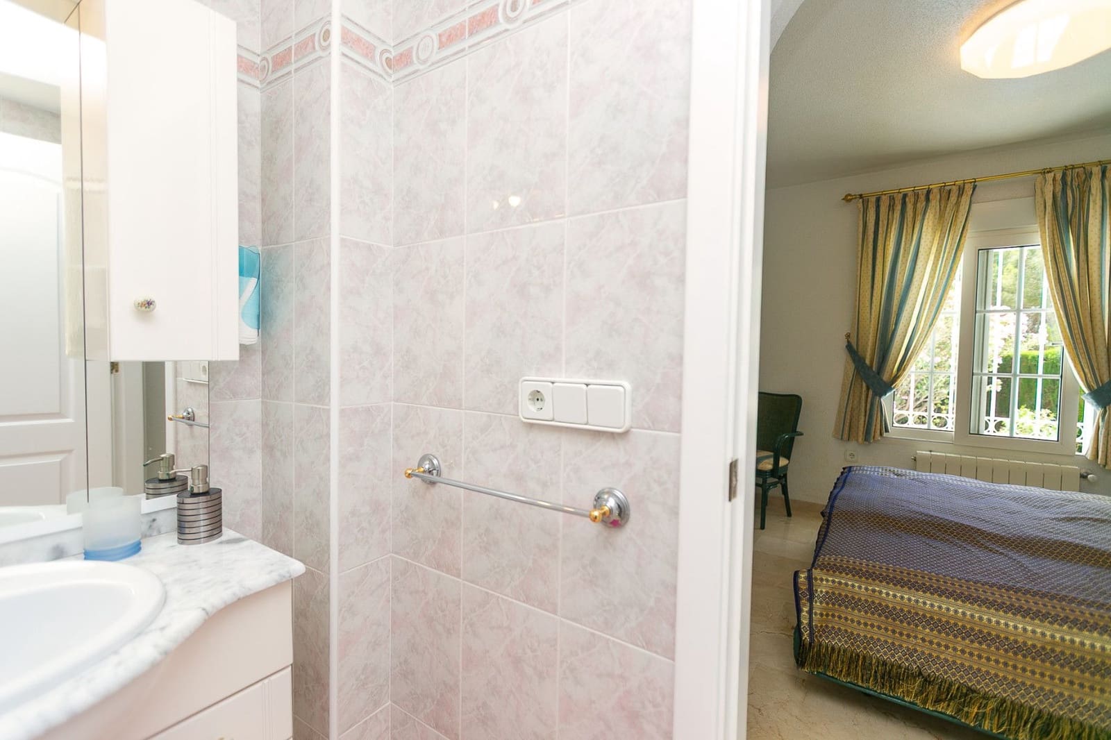 3 bedroom Villa for sale in Orihuela Costa with pool - € 530,000 (Ref: 9894089)